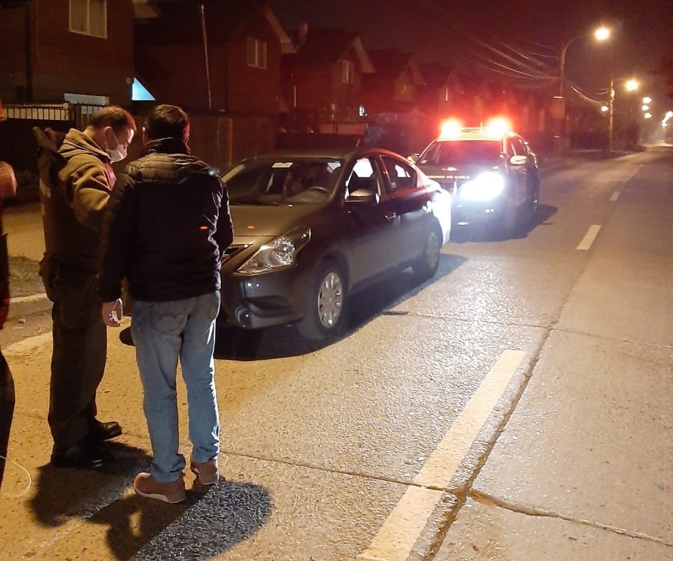 CarabNuble's tweet photo. En una nueva ronda nocturna liderada desde la Prefectura #Ñuble por el Coronel John Polanco, el equipo policial detuvo a 70 individuos por diversos delitos, como conducción en estado de ebriedad, cursó 26 infracciones y realizó 334 controles y fiscalizaciones.
#OrdenyPatria https://t.co/npdj1FamWt