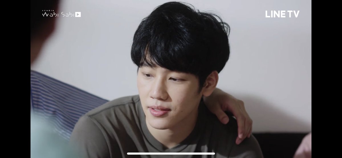 gifezee's tweet photo. เดี๋ยวจับเดี๋ยวกอด ไม่ปล่อยเลยนะพ่อ #ENOFLOVEep8 https://t.co/HrCcB9dvKY