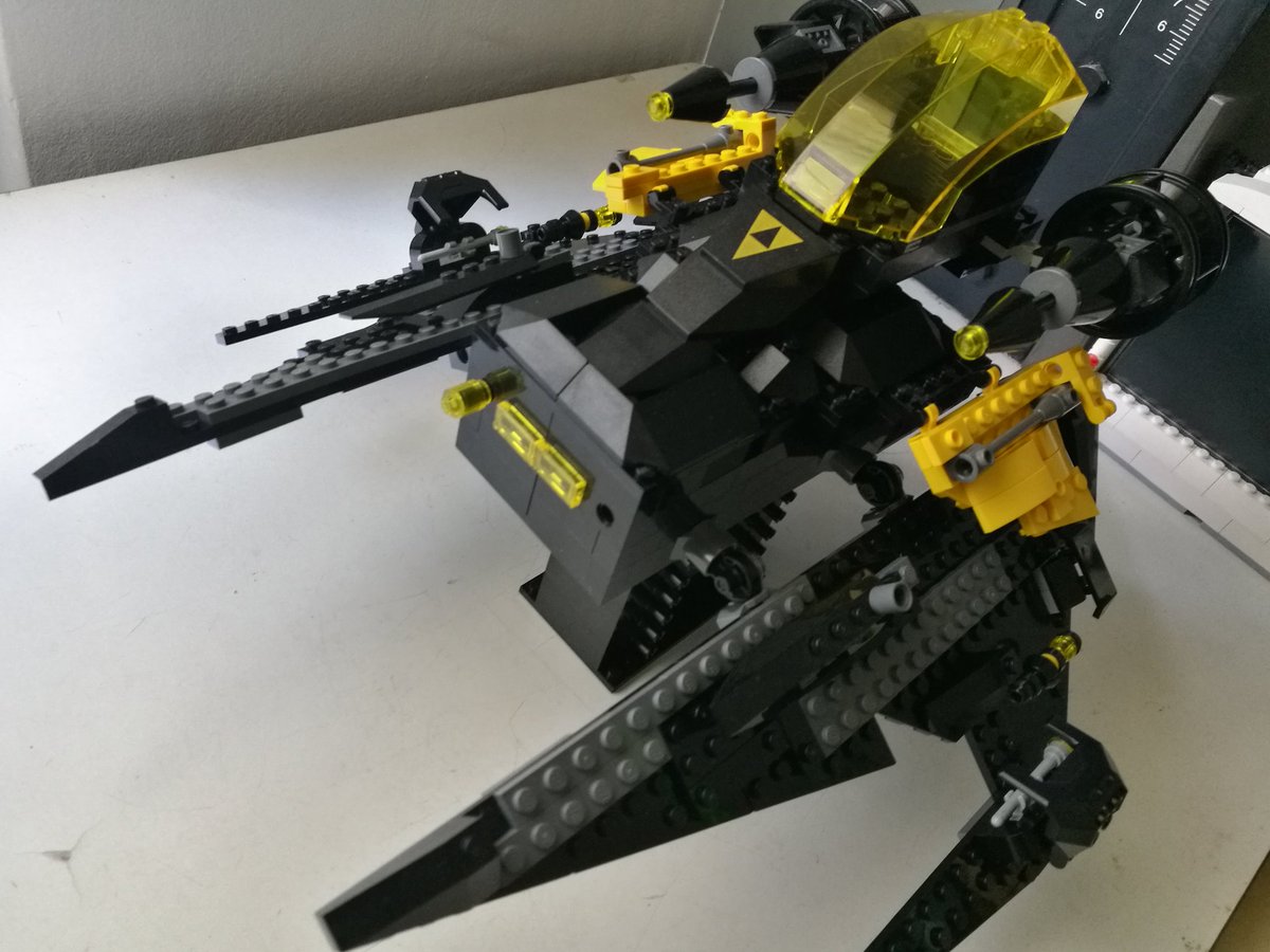 sebiepicworks's tweet photo. blacktron 1 style transporter ship - unfinished creation from last night #lego #moc #legospace https://t.co/WwEgXJeoGx