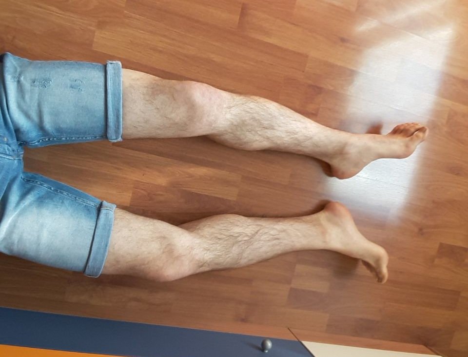 gayfeet_boy's tweet photo. RT se sei italiano 🇮🇹 e ti piacciono i piedi maschili 👣
#gayfeet #gaypiedi #italiantwink #footfetish https://t.co/aEcjjSkbtM