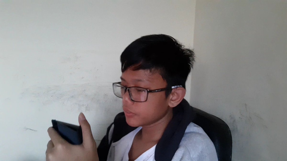 Rupaku_Ganteng's tweet photo. #Tamvan #ganteng #berkarisma #Chipexart #chipex #gamer #gamerboy #buronansantriwati #masamuda #pose #photodirumah #dirumahaja #youtubertampan #chipexyoutubechannel #sabtu2mei2020 #santritampan #santriwahidhasyim #lebihbaikdirumahaja #lagiwabahcorona #lagisantai #calonorangsukses https://t.co/pzClp5wImr