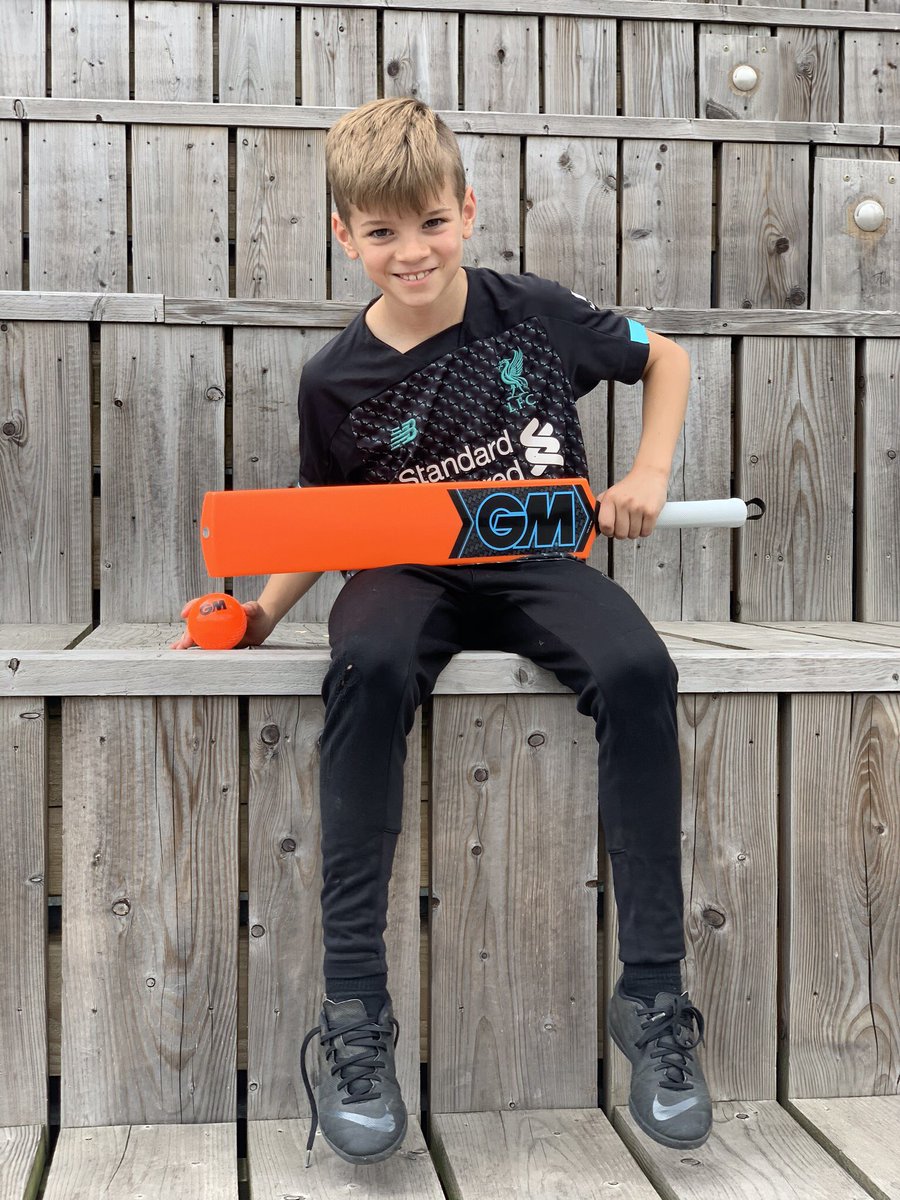 JduffyJoe's tweet photo. #GD9 #LockDownCricket with his new bat &amp; Ball for practice from @rickrobbo91 @jamesmartinYCB #YCF #YCB #First4Cricket @LawrieDudfield @SGYorkshire @HullActiveSch @simonhul @ReeceBird @ryannaylor95 @NHSportsNetwork @AndrewW66902283 🏏🏏🏏 https://t.co/rBARw4YoOC