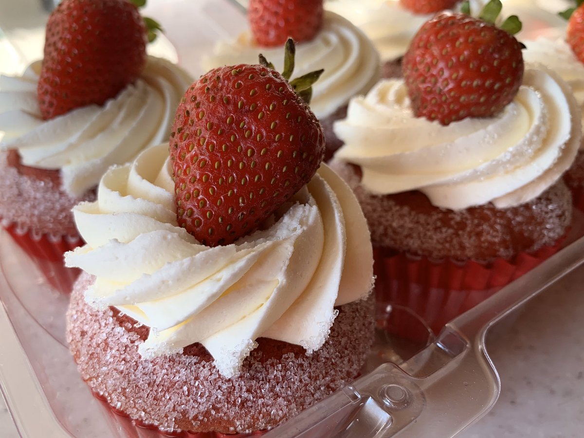 makewishcakes's tweet photo. Mmmm... Cupcake Love ❤️ ❤️❤️#cupcakes #makeawishcakes https://t.co/Eeajo6Bwki