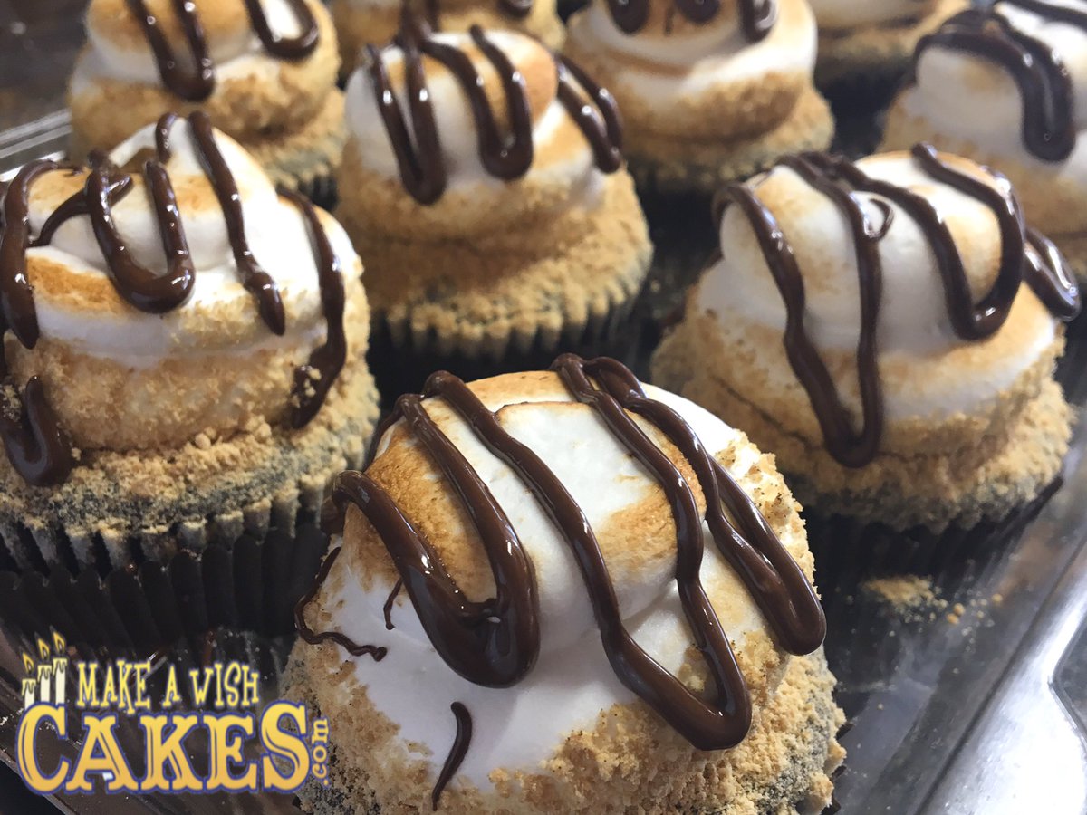 makewishcakes's tweet photo. Mmmm... Cupcake Love ❤️ ❤️❤️#cupcakes #makeawishcakes https://t.co/Eeajo6Bwki
