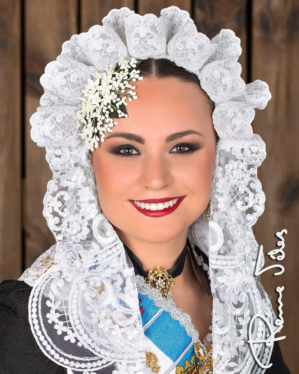 Foguera PLA HOSPITAL! ALBA MARTÍNEZ LÓPEZ! Hoy este sueño pondría un punto en su historia, pero no ha sido así.
Queremos aprovechar para poder expresar el ORGULLO y el PRIVILEGIO, porque eres única, te queremos!