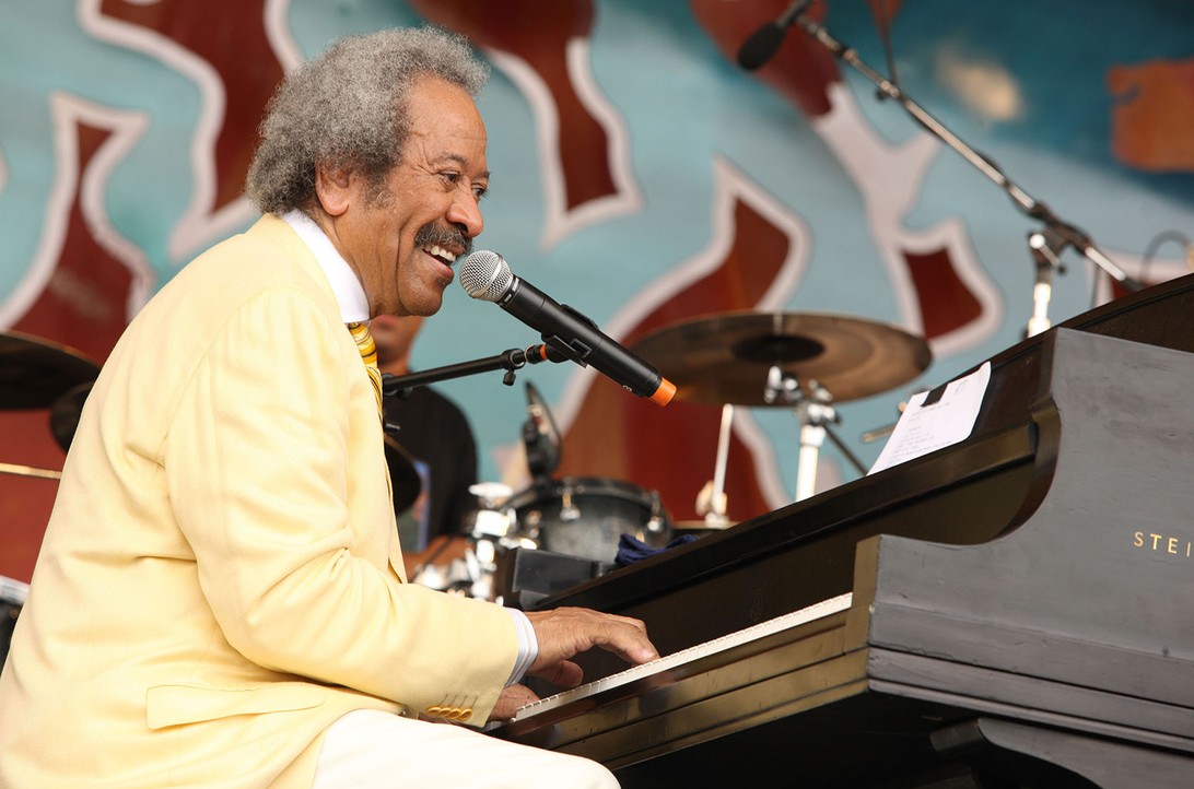 jazzfest's tweet photo. Happy Second Saturday of #JazzFestInPlace! Listen live, 11am-7pm, https://t.co/zbrOjwjYtJ. Schedule: https://t.co/McTHn9eJN7
Historic sets from Allen Toussaint, Tank &amp; the Bangas, Dumpstaphunk, Taj Mahal, Lucinda Williams, &amp; more!
Allen Toussaint photo (2009) 📷 Barry Brecheisen https://t.co/yEytqnSwn8