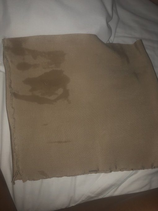 What a big load! He barely got any on my waist 🥺 but he made a real mess of my skirt rip https://t.c<a href="/tag/quarantineandchill"class="tags"><span>#quarantineandchill</span></a>