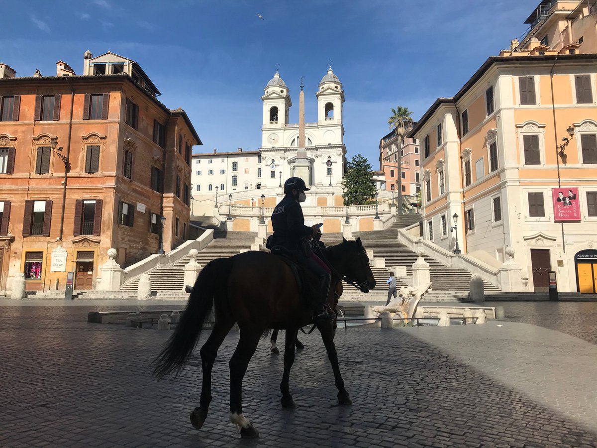 Anduelan's tweet photo. I could not have imagined that it would come a day, I would miss people at the #spanishsteps. Strolling in the neighborhood with lots of police. #Rome https://t.co/bfv9tkQDTi