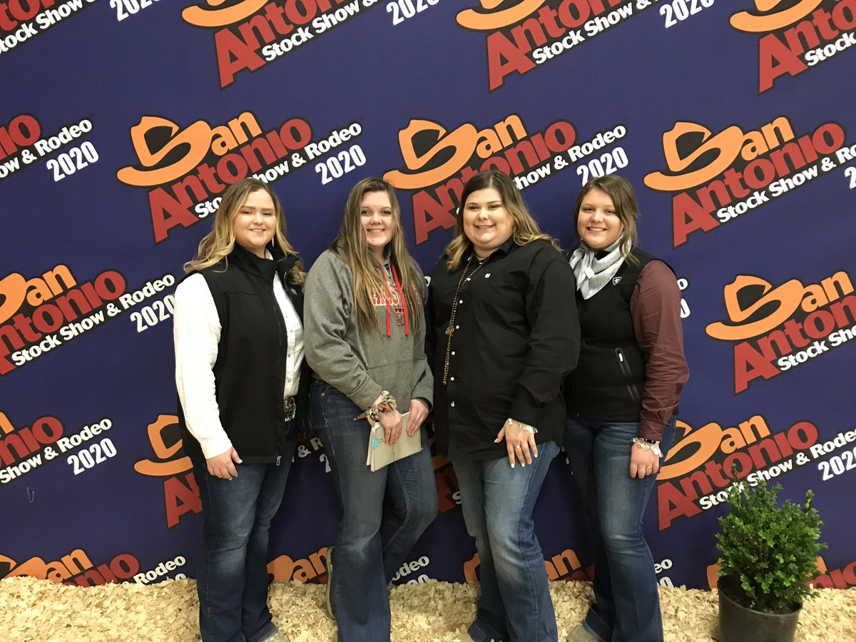 JimWard_MJH's tweet photo. Shout out to the @MagnoliaWestFFA Livestock Judging Team!  They were the 3rd place team for the McCook online judging contest!  Mallory Knee was 3rd overall and Kamryn Bevel was 5th overall individual!  There were 31 teams and 115 individuals competing #GID #online #LOCKDOWN2020 https://t.co/aH7hqQIXNm