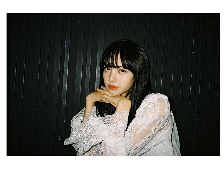 PhatchaYi's tweet photo. มีแต่คำว่ารัก ❤️❤️❤️ น้องเป็นสาวสวยมากๆๆ #LISA #LALISA https://t.co/Zo9KiE3WkU