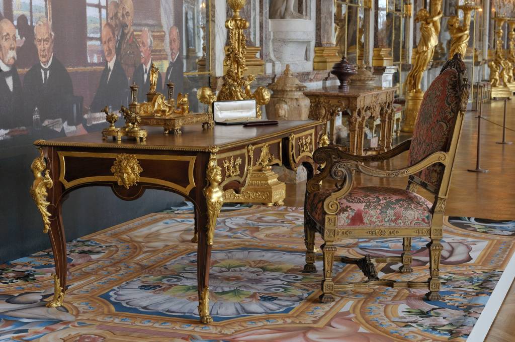 scornet5's tweet photo. Comment  se fait il que 
#trogneux  se permet de vendre
Notre  patrimoine mobilier @EmmanuelMacron https://t.co/Wy00w3fScH
