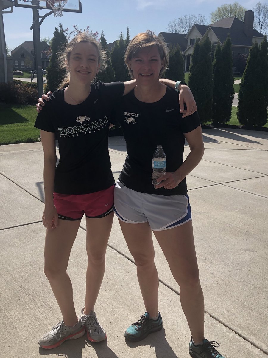 Great day to finish the #IndyMini ⁦<a href="/MyZvilleSchools/">Zionsville Community Schools</a>⁩ #siew