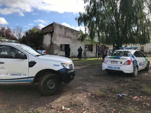 👮‍♀️🚔Encuentran droga tras allanamiento en Río Colorado

La Policía de Río Negro realizó un allanamiento con resultados positivos ya que además de los hallazgos relacionados a un robo, se encontró marihuana.

#Comisaria11 #Criminalistica #DivCannes #PoliciaRN
