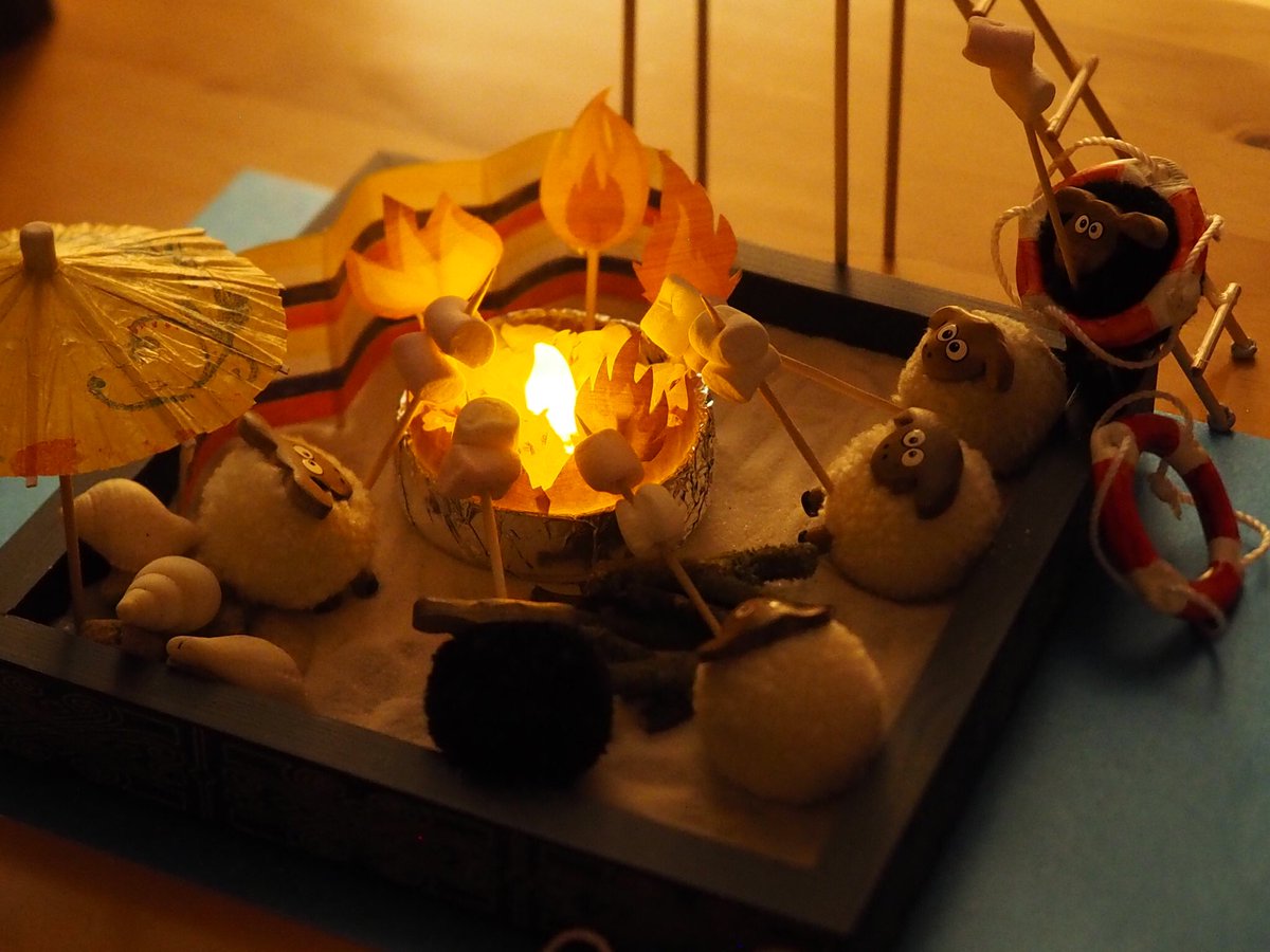 Titch_Sheep's tweet image. Baa, how exciting that we now have our very own fire pit on the beach. And even better we are toasting marshmallows. It’s so bewetiful we could stay here all night 🔥Just hope the logs last😉...... #BeachIsolation #FlockPower