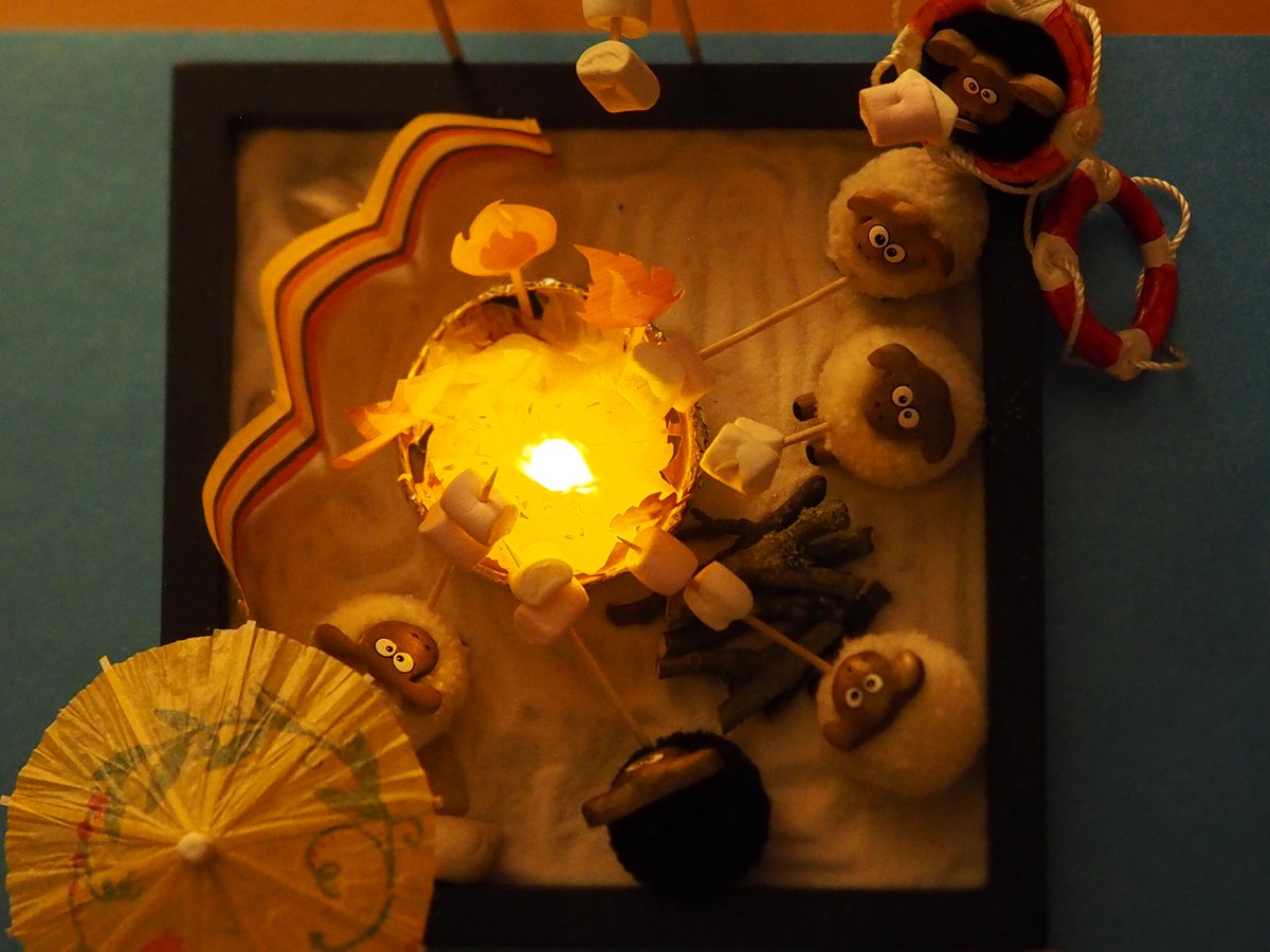 Titch_Sheep's tweet image. Baa, how exciting that we now have our very own fire pit on the beach. And even better we are toasting marshmallows. It’s so bewetiful we could stay here all night 🔥Just hope the logs last😉...... #BeachIsolation #FlockPower