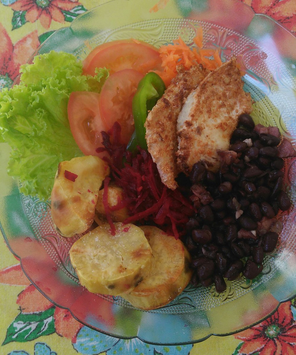 iludida_da_net's tweet photo. Seguindo a dieta, né minha filha?
3,3 kg já se foram! A meta são 8!
#fitness #fattofit #fitlife #fitlunch #almoçofit #SaturdayMotivation #SaturdayKitchen #SabadoLiberdadeNoSDV #SabadoLeaisDoSDV #SabadoEsquadraoSDV https://t.co/tXyjUxfNBn