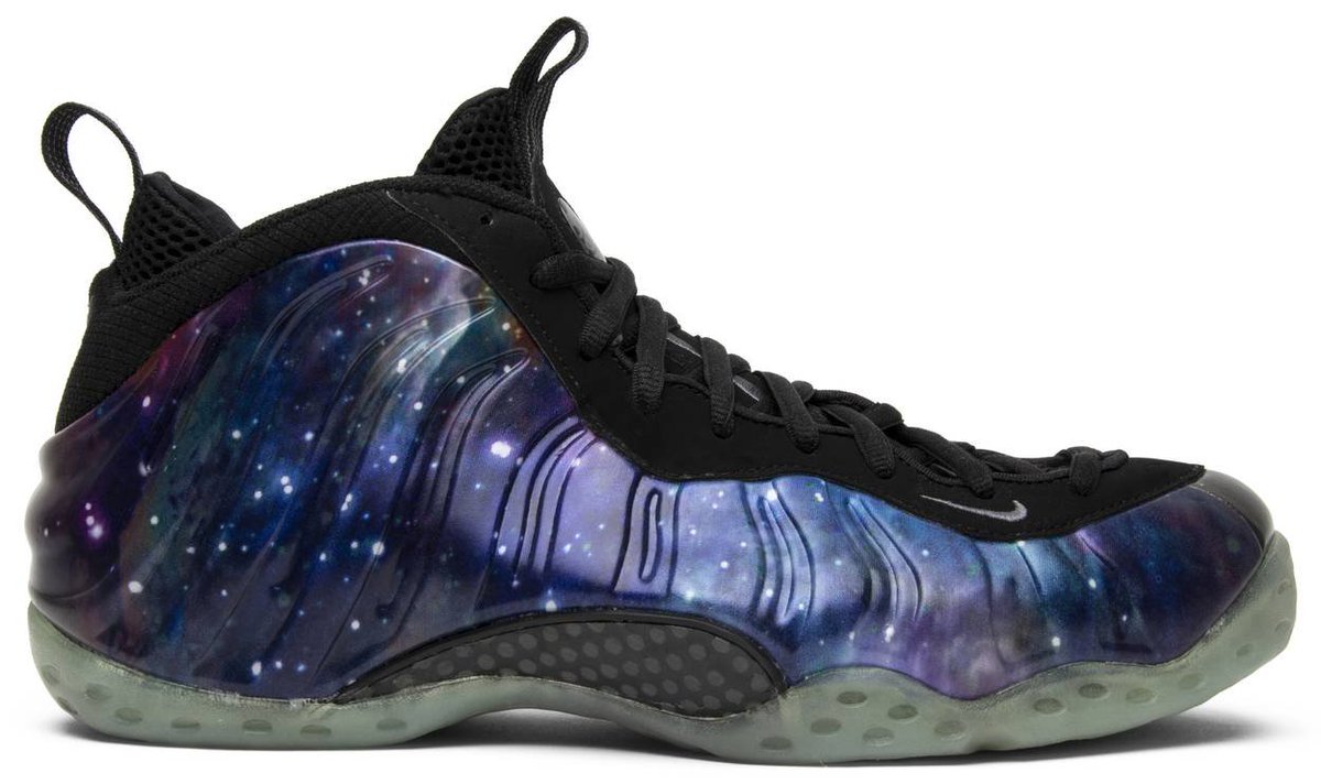 TheLinkAngel's tweet photo. The sneaker game needs a Nike Basketball comeback https://t.co/IFGY9DsjMa