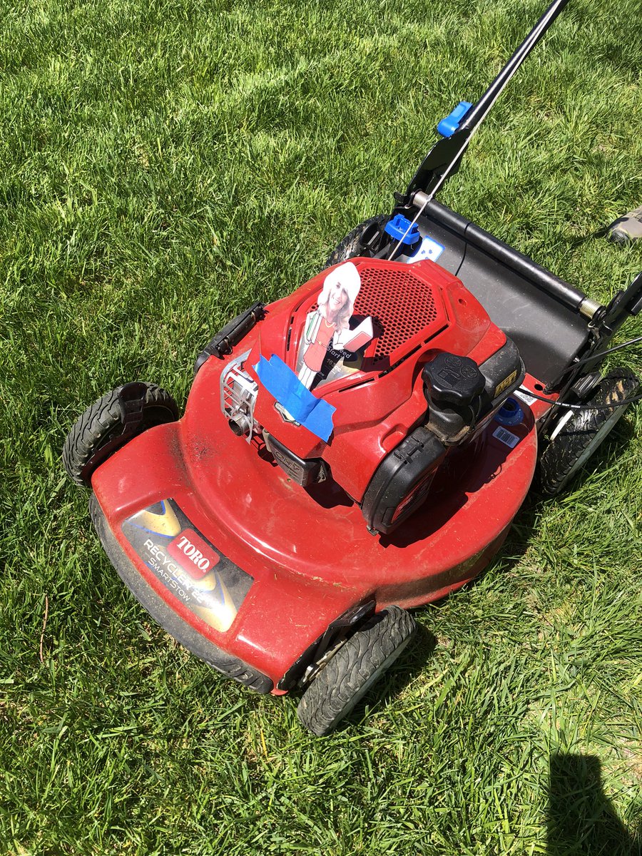 #flatteacher <a href="/Charlotte_B013/">Charlotte Bradley</a> is helping around the house today! She’s excited about being in Virginia. Work now, play later! #flatstanleysocialdistancing <a href="/RymfireBeepBeep/">Rymfire Elementary</a>