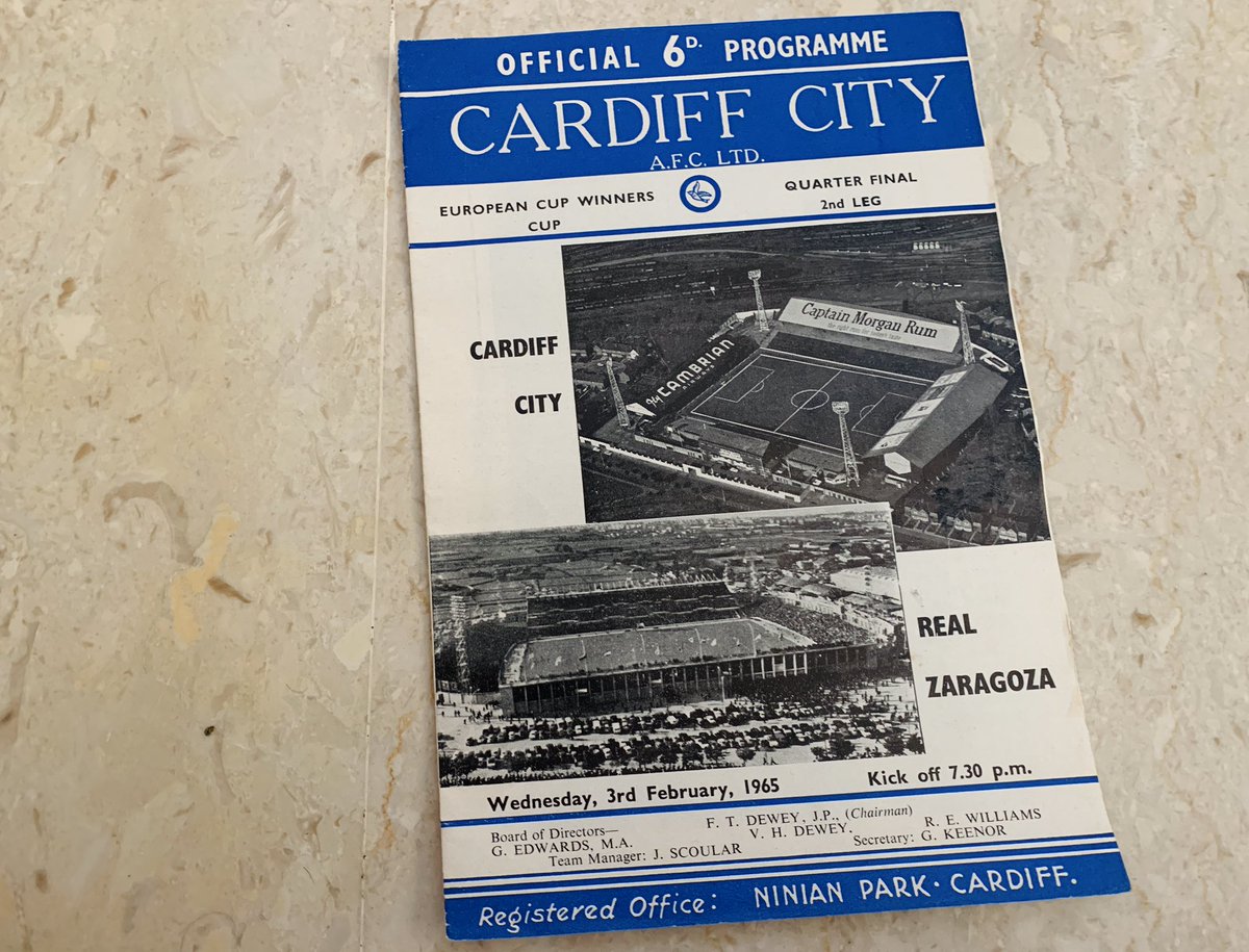 LuisFando's tweet photo. Estoy generoso. Por haber llegado a 9.000 seguidores voy a sortear esta bufanda top del Millwall y este programa vintage del Cardiff contra el Real Zaragoza de 1965. RT y en un par de días sabremos el ganador 🤞 https://t.co/c6irQ5v2jf