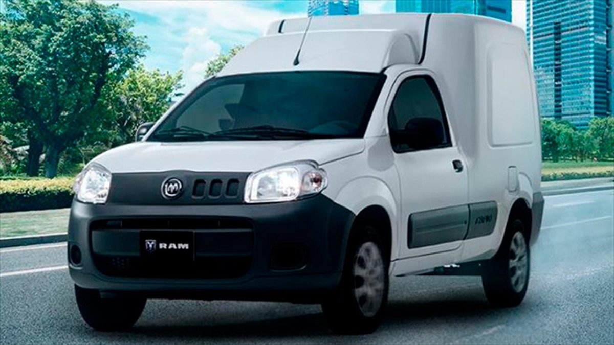 Autocosmos's tweet photo. Descubre la nueva #RAMPromasterRapid 2020 👊 Cuenta con una capacidad de carga de 650 Kg, posee 6 ganchos de sujeción y promete un rendimiento de 14.92 Km/l en ciudad, 18.60 Km/l en carretera y 16.38 Km/l en ciclo combinado👉 https://t.co/YQ5KG58ES2 @RAM_MX https://t.co/xD9fiT82Bb