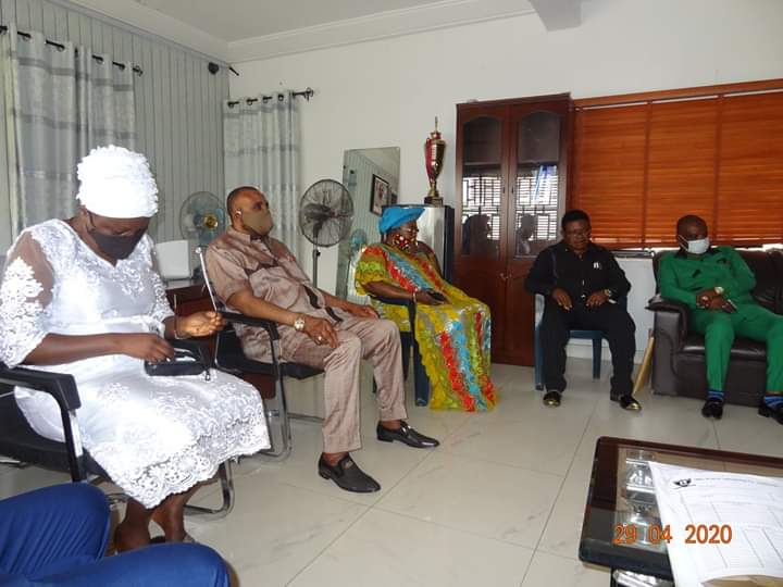 Imsuonline's tweet photo. Imo State University Owerri pays Courtesy Visit to Commissioner for Education
Imo State University Management paid a courtesy visit to the Commissioner for Education, Prof B. T. O Ikegwuoha on 30th April, 2020.
#Education #ImoState #School #CleanImsu https://t.co/lkuqqy0nPF