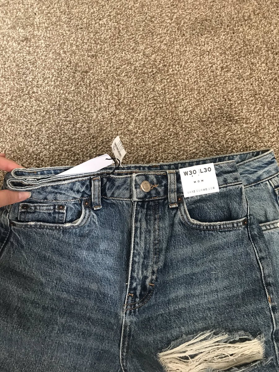 amystobbart's tweet photo. Ehhh what’s going on with @topshop jean sizes. Is a size 12 now a size 6 or something?? 🙃🙃 https://t.co/cY3e7DBrAw