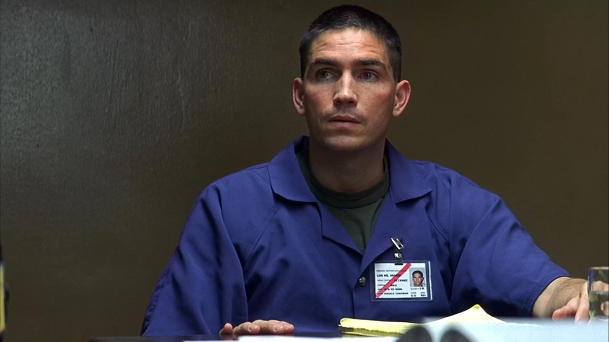 あさ Gwはカヴィーゼルさん週間です ハイ クライムズ を見たよ 海兵隊員のリースくん スリラー映画なので詳しく書くとあれなので手短に ストーリーが二転三転して面白いよ 見所は海兵隊の制服を着たカヴィーゼルさんと 七三 クルーカットと