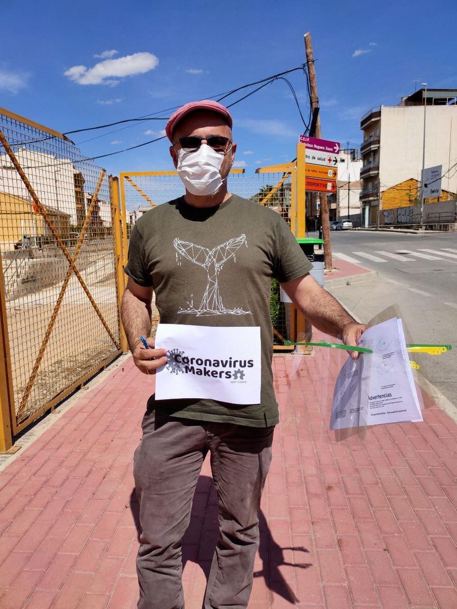 Más repartos por pedanías: 60 pantallas protectoras en Sta. Cruz, 12 en Alquerías, 30 en Los Ramos que habían pedido para todos los servicios del pueblo, y también a unos técnicos de laboratorio que hacen PCRs en los hospitales para detectar el COVID19