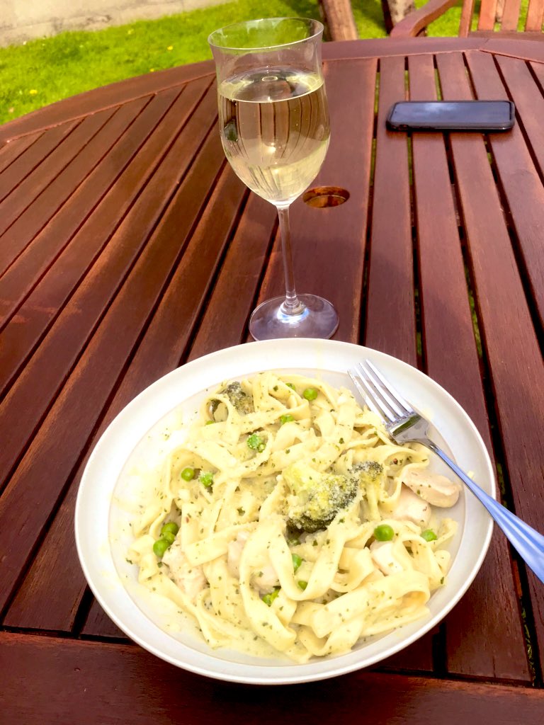 Fantastic takeaway service from <a href="/RossisLimerick/">Alan Griffin/Rossis Limerick</a> delivered to door thanks for the recommendation <a href="/DoyleJohnn/">John Doyle</a>