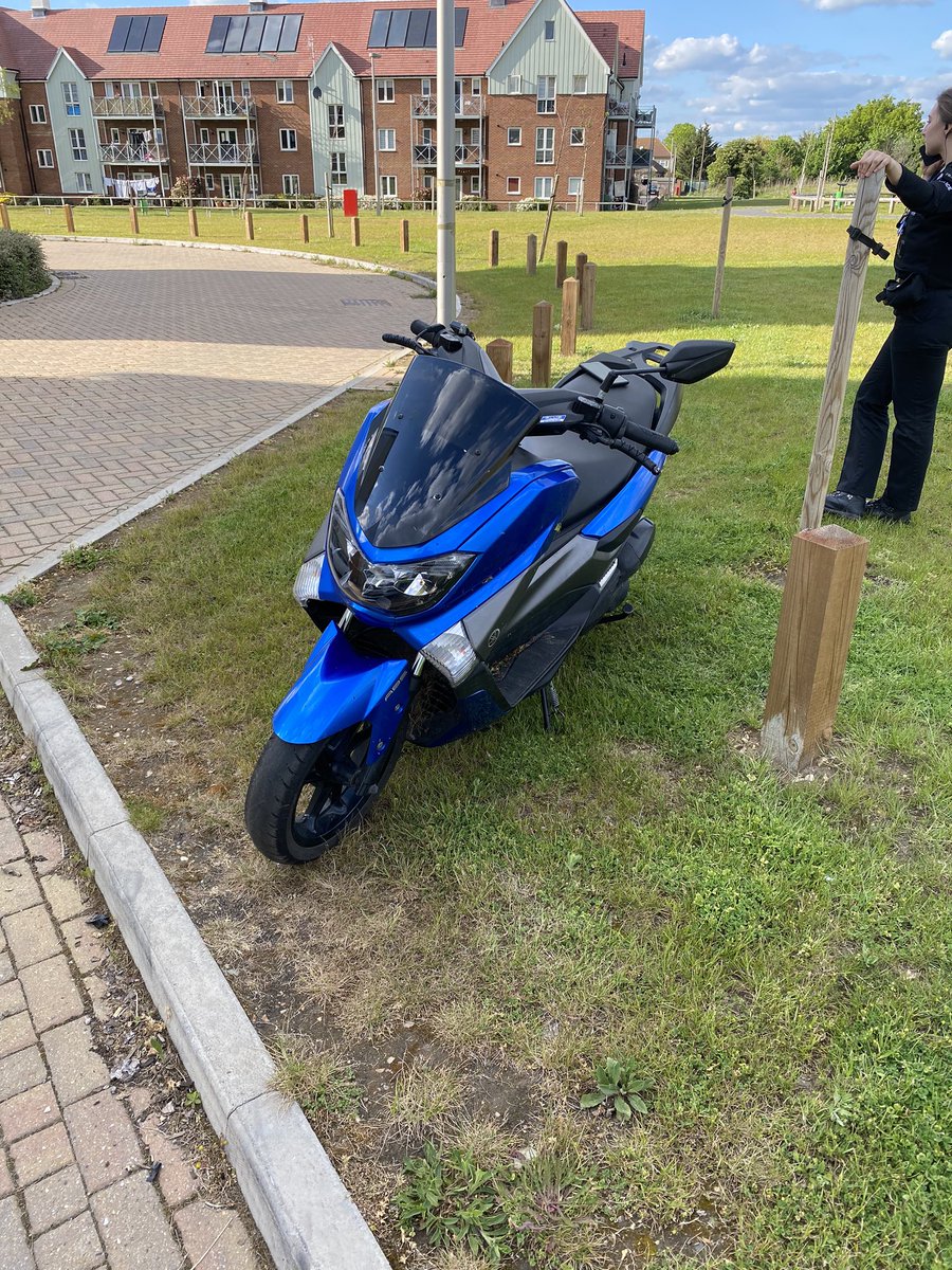 PCs Goodwin and Diss have located this stolen motorcycle hidden in a wooded area to prevent us from locating it. Didn’t work 🤷🏻‍♂️🤦🏻‍♂️ recovered to the grateful owner @essex_crime @EssexPolFirearm