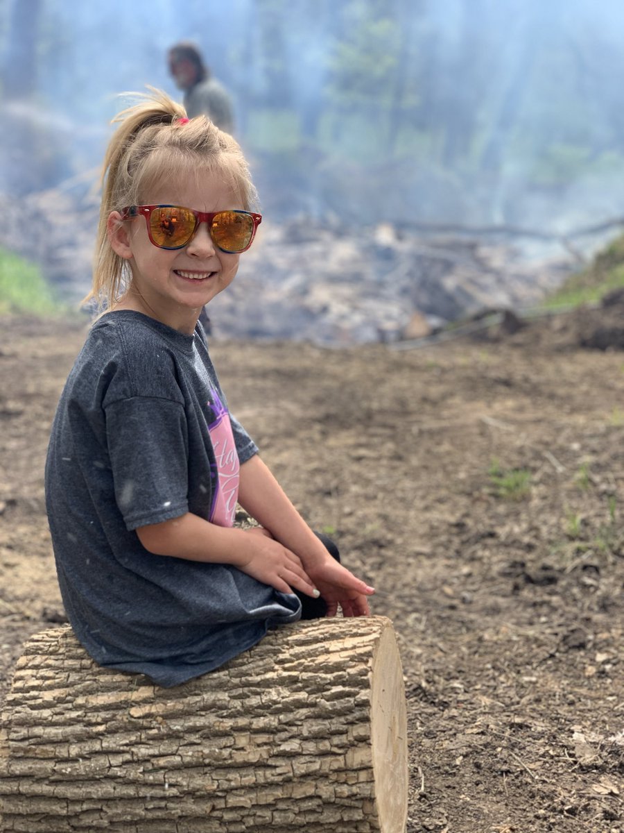 MeganHuenemann's tweet photo. We call this one homeschool land management : burning dead timber and brush. #homeschool #gettingprojectsdone https://t.co/yRCDfwVHhC