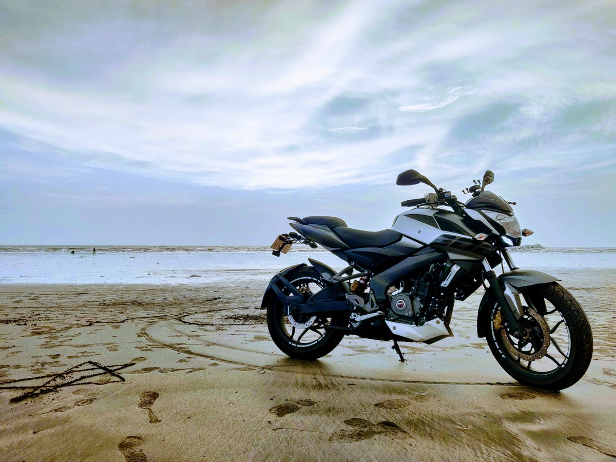 YashGhanate's tweet photo. #ns200 #missingriding https://t.co/1cyf4L4iBq