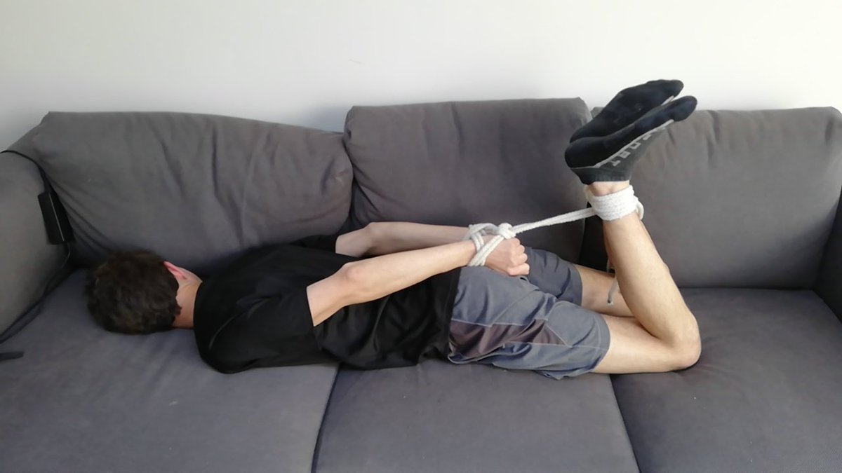 Roderick092's tweet image. Who is a good boy today 😈