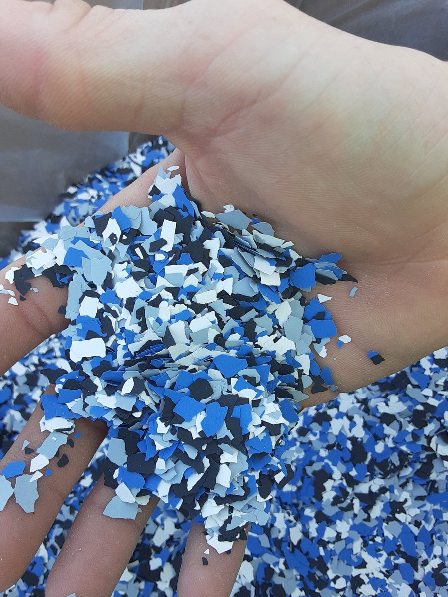 macks_justin's tweet image. What I do outside of apex lol #epoxyfloors #flakesystem