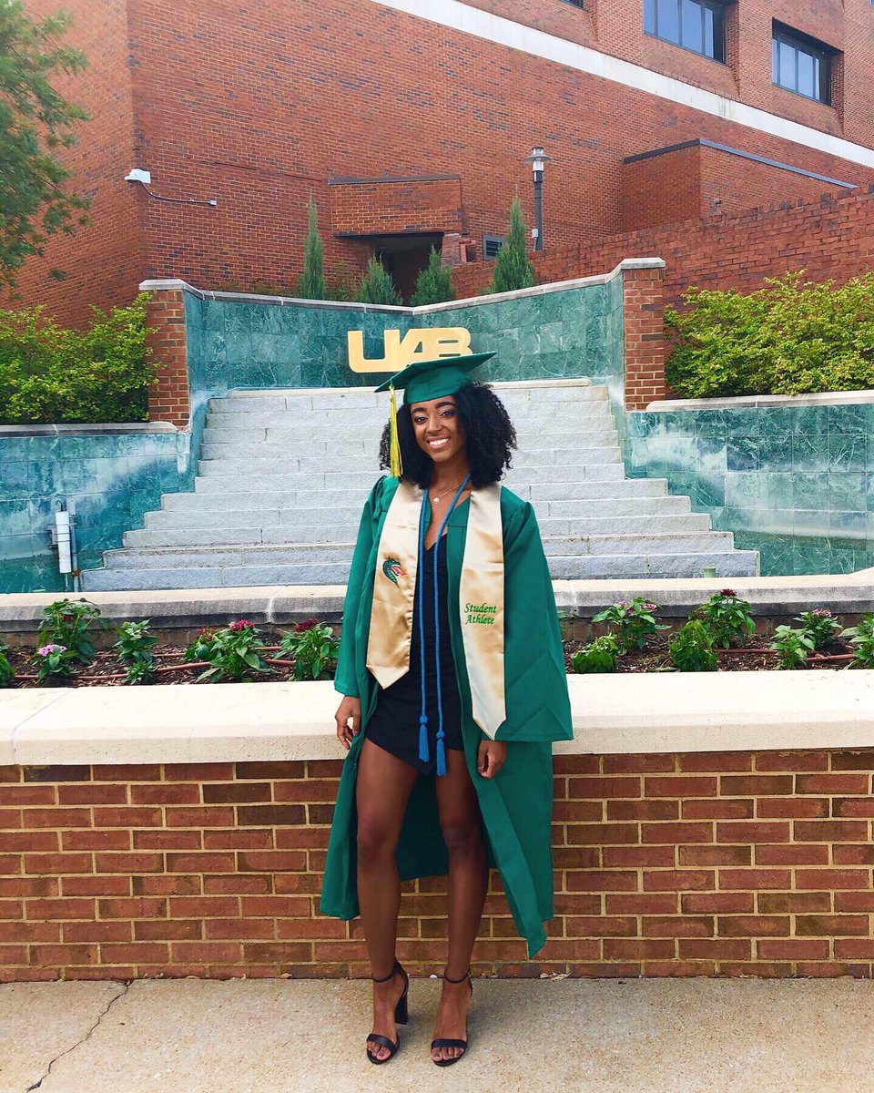serenamrtz's tweet photo. Corona may have cancelled graduation but it couldn’t cancel this photo shoot! Happy to be graduating with my Bachelor of Science degree in Kinesiology. Doctorate of Physical Therapy now loading 😌 #Classof2020 https://t.co/3soBNg4K9F