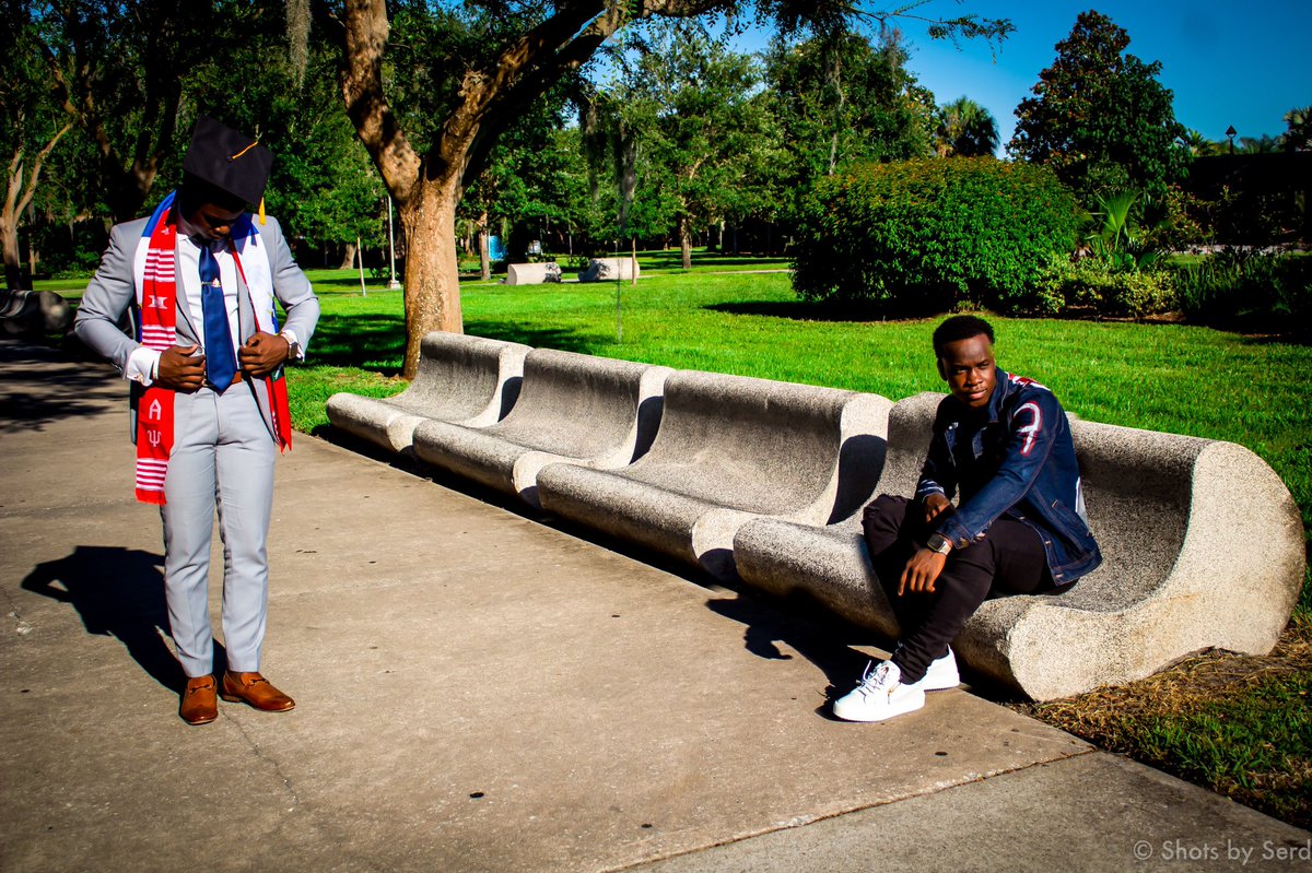 Serd_97's tweet photo. "Dedication sees dreams come true."-Kobe Bryant 
First generation graduate from the University of Central Florida. The Esquire journey kontinues👨🏾‍🎓♦️ #AlumKnight https://t.co/9JAIaeRo7F