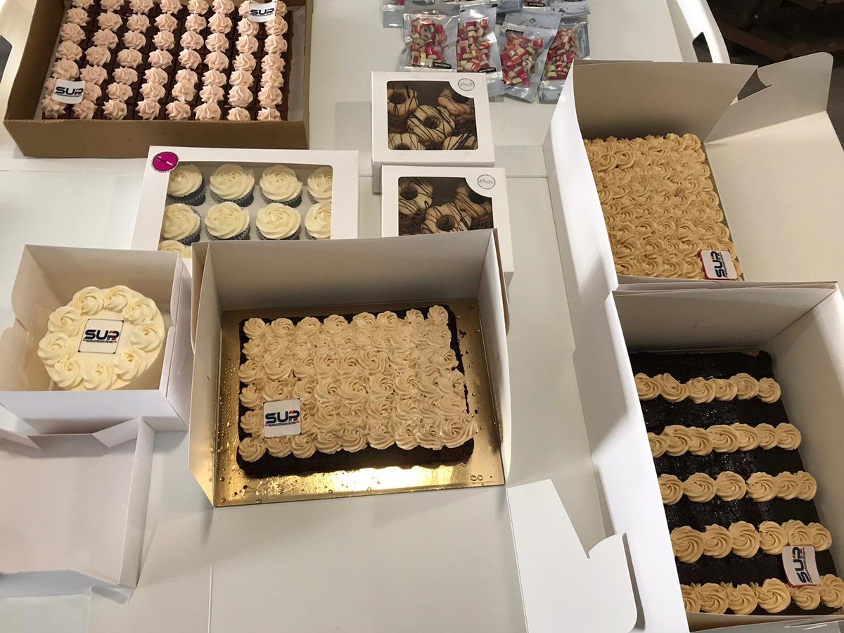 SUPBaleares's tweet photo. Un gran 👏👏👏👏 a Dulces Solidarios de Mallorca por obsequiar a la 👮‍♂️👮‍♂️👮‍♂️👮‍♂️con estos pasteles. Están deliciosos. Los mismos han sido repartidos en las diferentes comisaría. 

Muchas gracias. 

#policia #policianacional #cnp #serviryproteger #supBaleares #sala091 https://t.co/iaT5DSGs1C