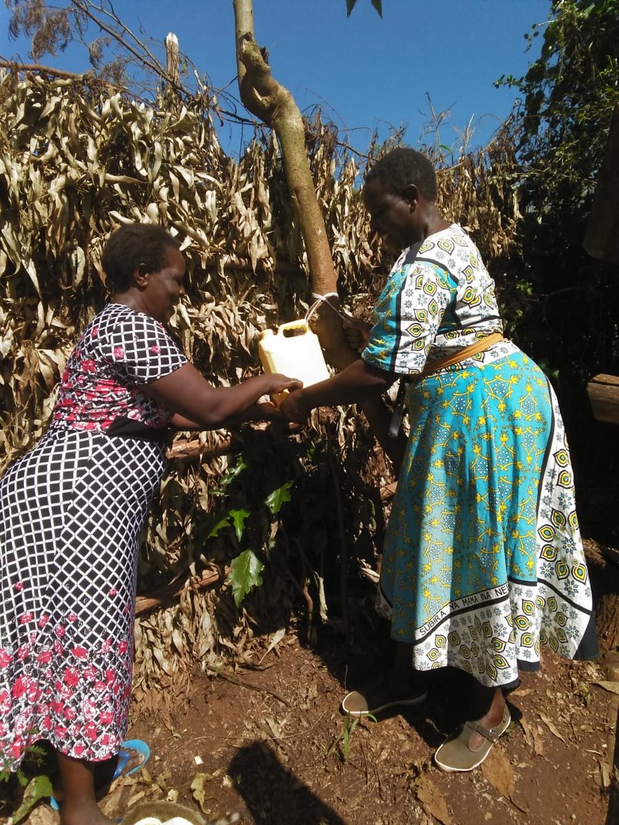 Living_Goods's tweet photo. Regular hand washing with soap and running water is an important step in stemming the spread of #COVID19. CHVs across Kenya are driving this message home to every family they visit because #CommunityHealthWorks. Pamoja tuta #KomeshaCorona @ngechu_ruth @HowieAkimala @MOH_Kenya https://t.co/8EvWRx6DQt