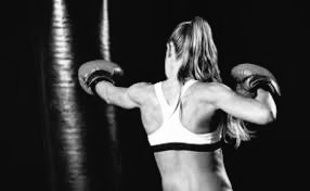 xlexia_'s tweet photo. .      Un poquito de ejercicio para despejar la mente de dudas y poner los músculos a tono. 

#kingboxing 🥊 https://t.co/VHC939aEOt
