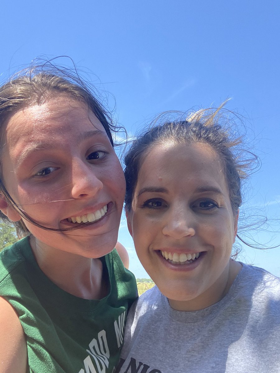 AllisonKenli's tweet photo. 2.5 miles #nodaysoff @ladyfoxesvball @FoxUnleash @TheFieldhouse__ @lukealliso @SkylerCamacho https://t.co/F2QFtuCcXK