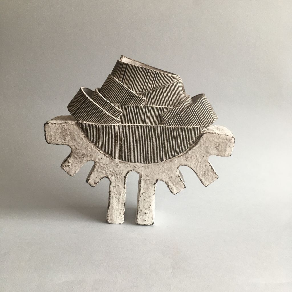 CeramicArtLDN's tweet photo. Bronwen Grieves' work is hand built from stoneware clays in her garden studio in Nottingham. To see more of the work Bronwen would have brought to CAL, and to contact her directly with purchase enquiries visit https://t.co/vDWX8F3NHl and search for her name in #VirtualCAL. https://t.co/HH427GT96p