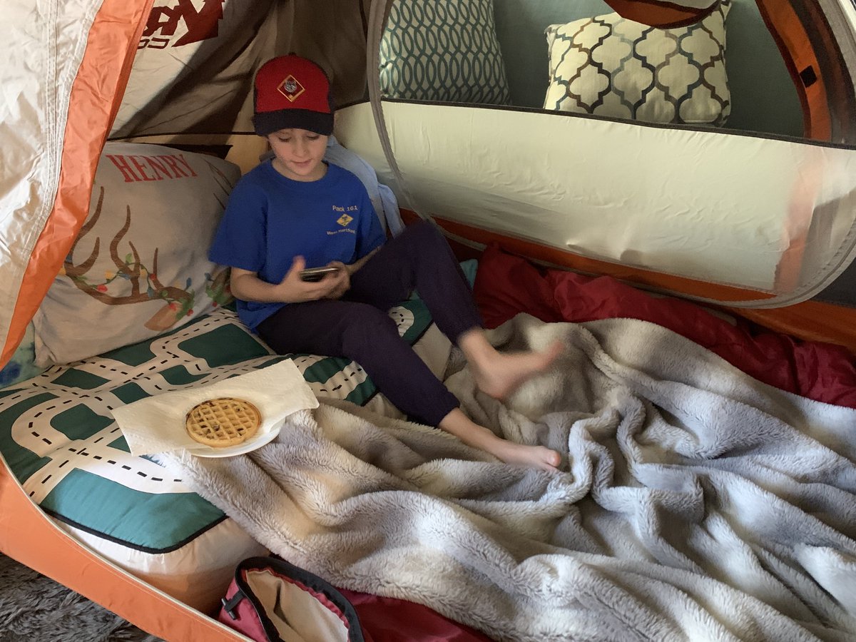 Headdiewalsh's tweet photo. #campin #scoutingathome https://t.co/hmrgpGNjbK