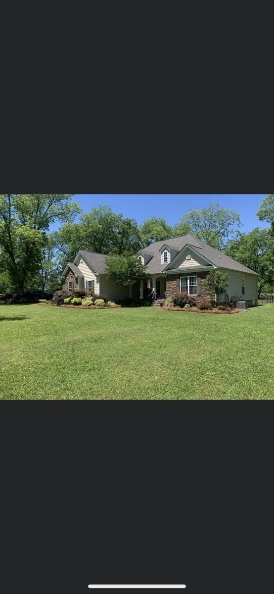 LawnCraig's tweet photo. Pine straw ✔️
Freshly cut grass ✔️
Beautifully manicured yard ✔️
Craig Lawn Service can do it ALL! Call us today for a free estimate! Thomas Craig 478-302-3192 https://t.co/TtTRn3tMj7