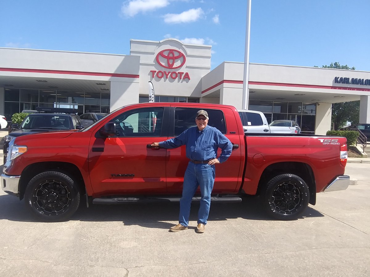 ToyotaKarl's tweet photo. Shaun was happy to see Mr. Julian Johnston from Calhoun take delivery of this great looking #Certified #Tundra! This #OneOwner will give him years of worry-free driving.
#WeLoveToSayYes
#KarlMaloneDelivers
#Ruston #Louisiana
#MailmanOffroad https://t.co/UMYOUX2ufO