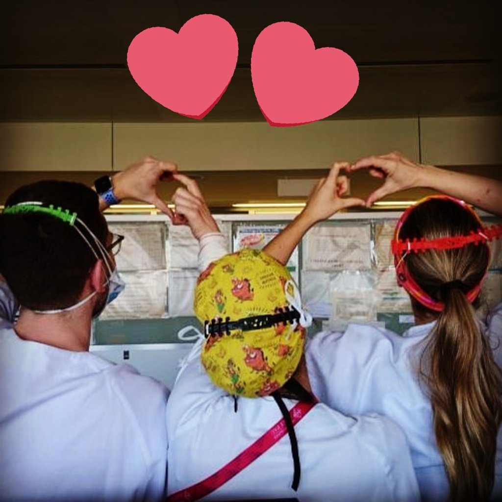 RipoLab's tweet photo. Ens arriben més fotos des de l'Hospital Sant Pau 😍 😍 😍 #salvaorelles #covidmakers #coronavirusmaker #ripomakers @HospitalSantPau #Ripollet de persona a persona https://t.co/8QgW4gybCs