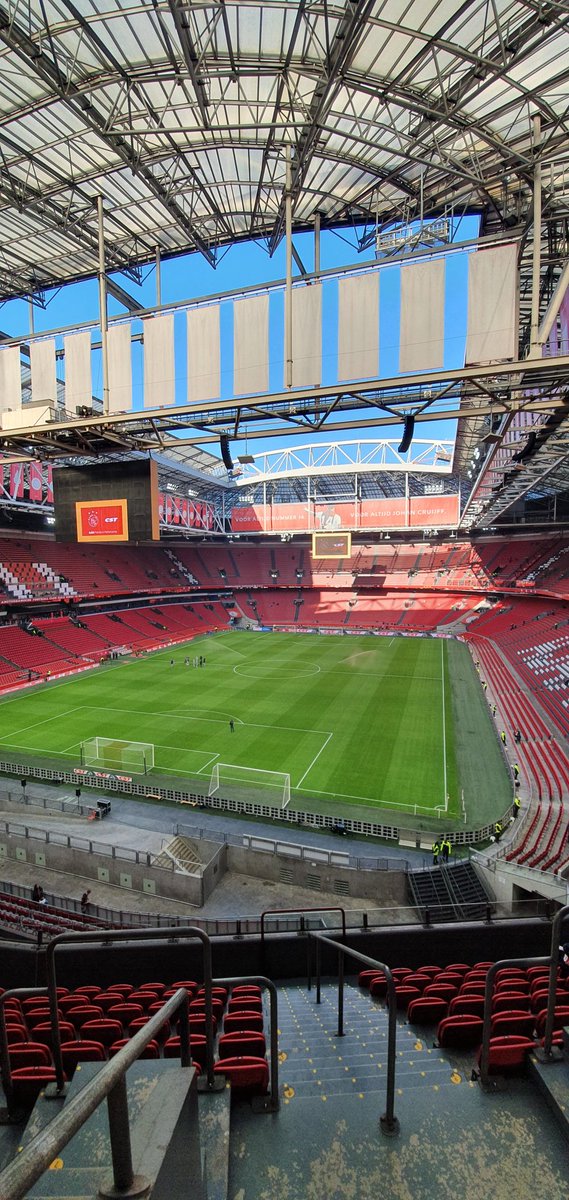 MaikelSellink's tweet photo. Vandaag zou de laatste #thuiswedstrijd @eredivisie 19/20 van #OnsAllerAjax @AFCAjax gespeeld worden #ajavvv @cruijffarena Het liep even anders. Lenn en ik hopen alle #Ajacieden zo snel mogelijk in #GoedeGezondheid terug te zien #StaySafe #DenkAanElkaar #Ajax #Vak426 #Zuid2 https://t.co/3hIVC6eH2U