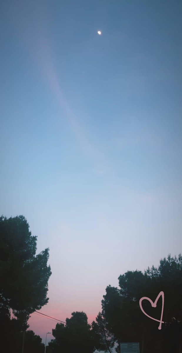 andrearoger00's tweet photo. Poder salir como si fuese una tarde de verano entre montañas es una sensación tan ❤ https://t.co/o60pDvwdSq