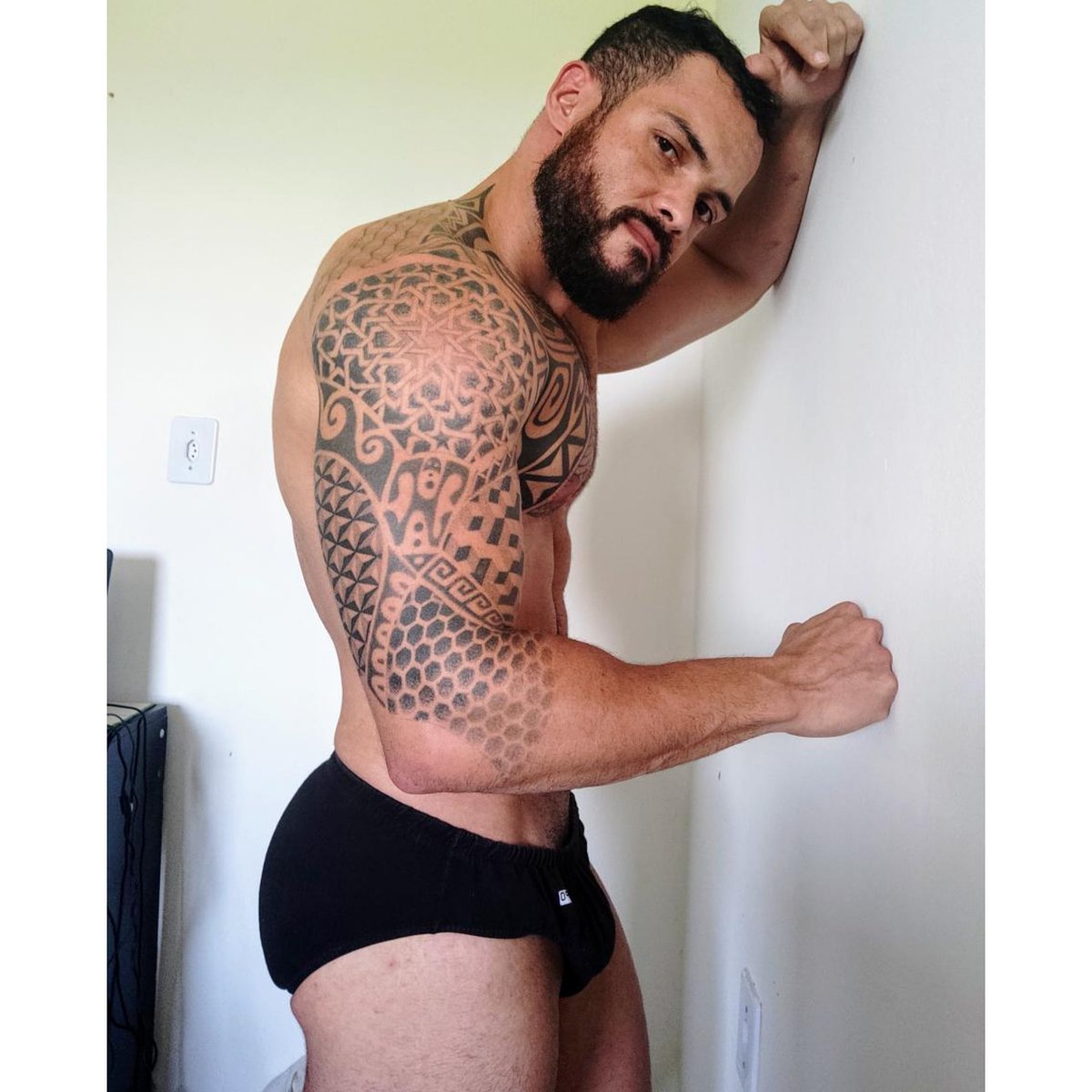 modelsmenworld's tweet photo. Vicente Jt shooting @modelsmen_h #ModelsMen_h #GuysOfTheRed #ChicosDeLaRed #guysexy #Guys #Gays https://t.co/SWZ6zW2RY2