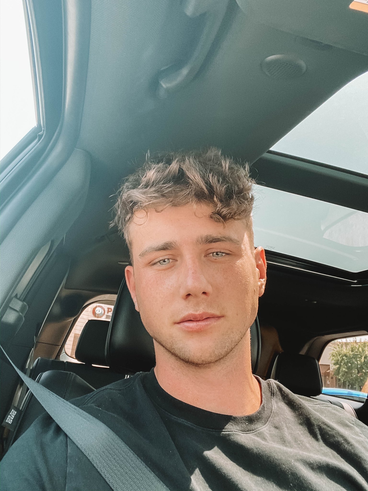 Harry Jowsey on Twitter "What’s everyone upto today?…