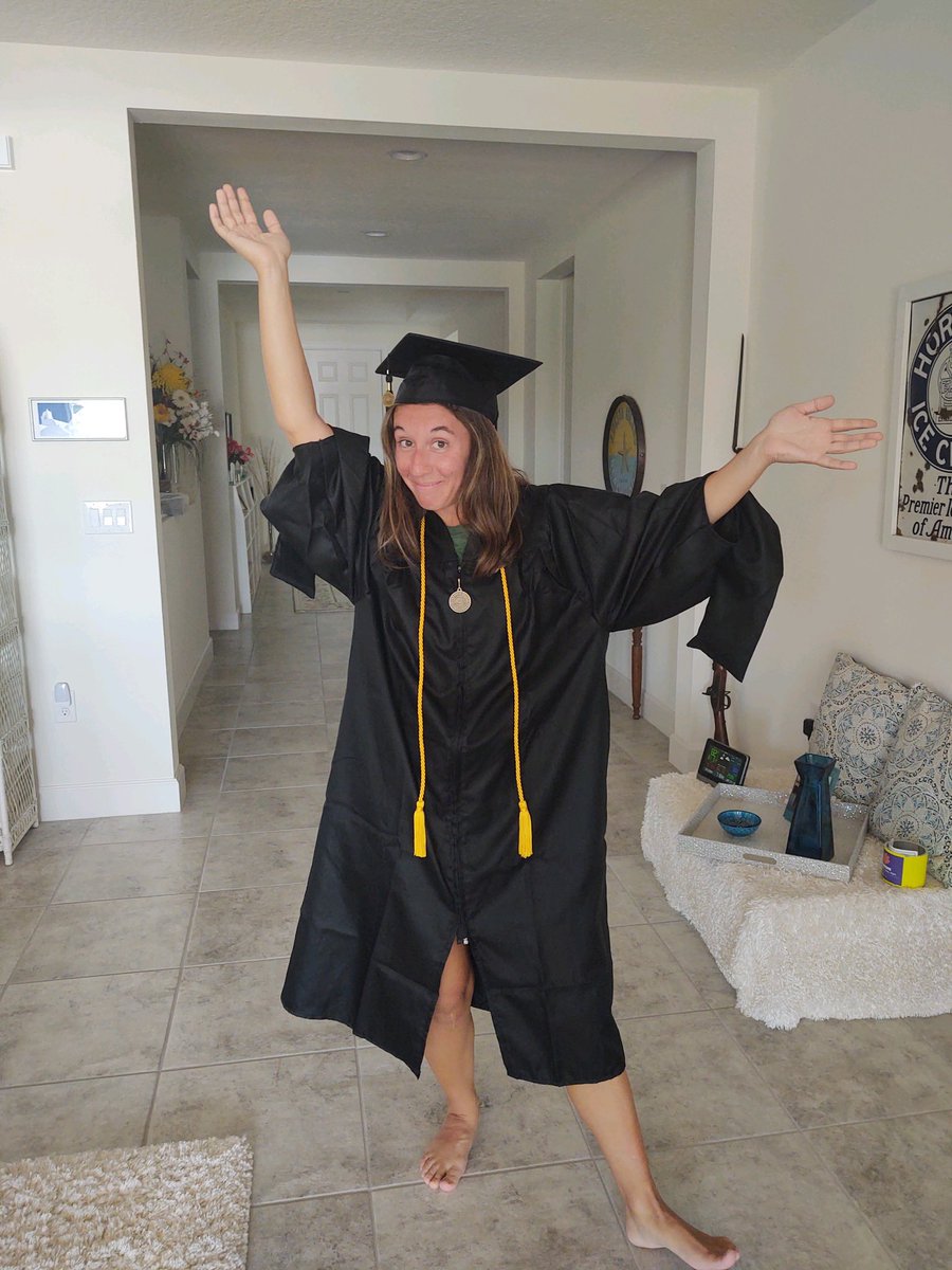 rvalocchi2's tweet photo. When your post MBA plans include an online graduation ceremony and filing for unemployment https://t.co/PIR4EQVL0i